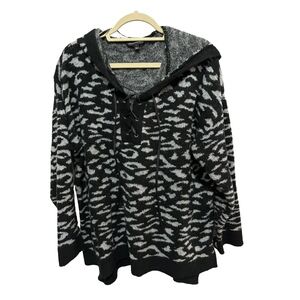 Rock & Republic - Black / White "animal print" Hooded Sweater - Size XL